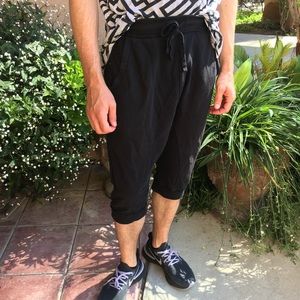Black drop crotch Capri sweatpants by H&M